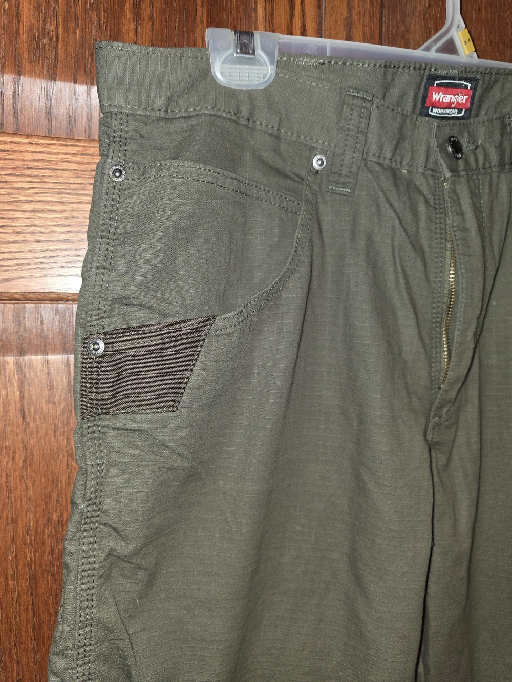 Wrangler Men’s Olive Green Cargo Pants with Brown Accent